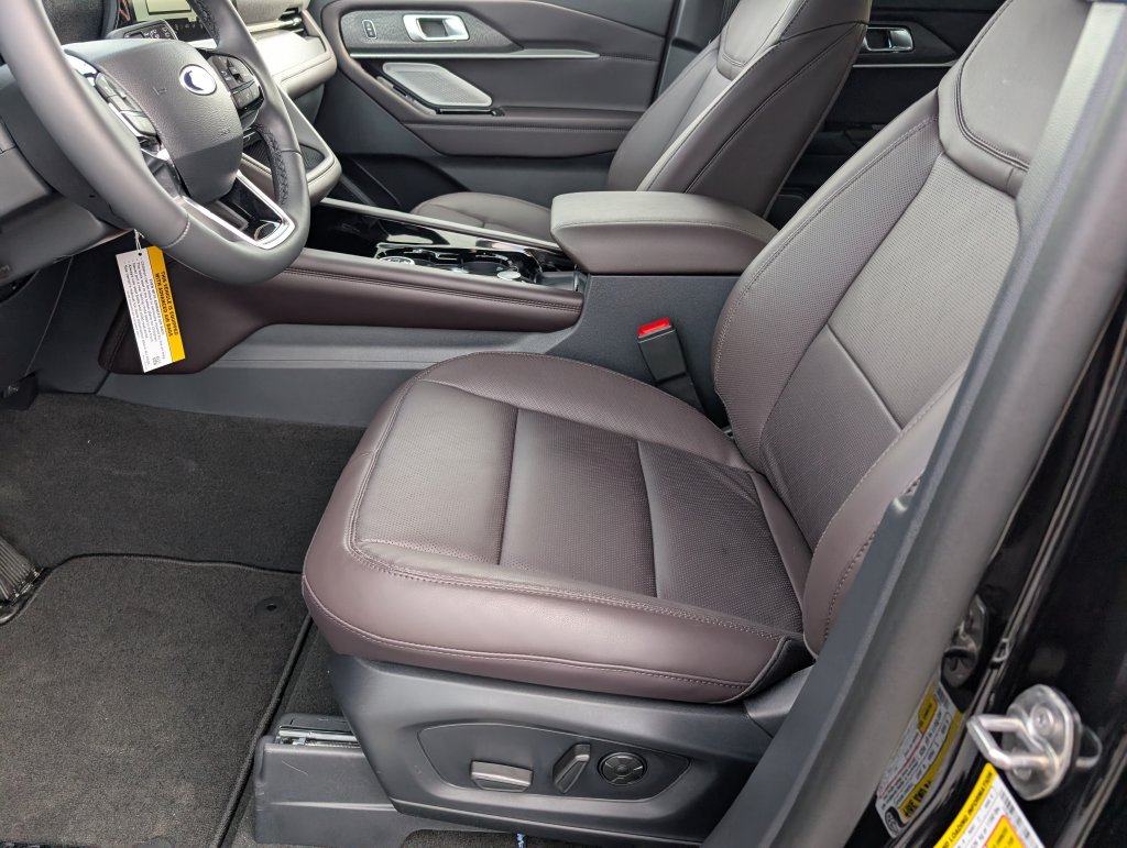 2026 Ford Explorer Platinum - Photo 9