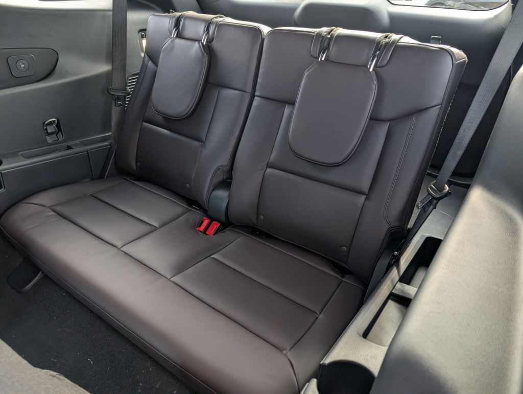 2026 Ford Explorer Platinum - Photo 6