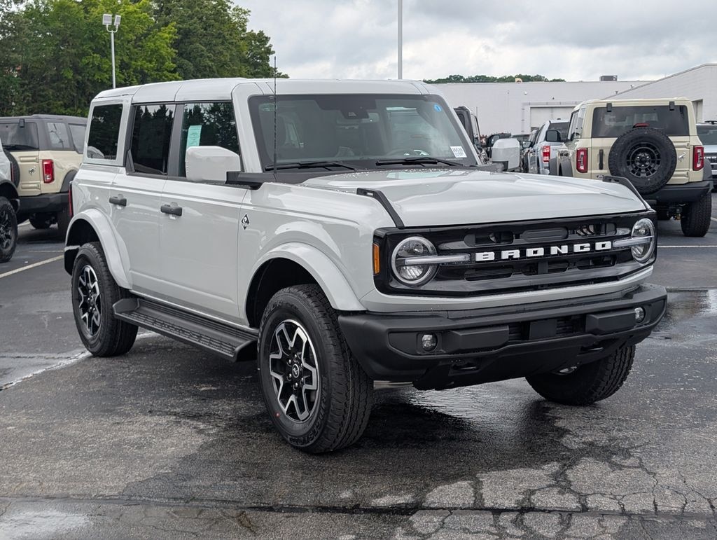 New 2026 Ford Bronco Outer Banks SUV