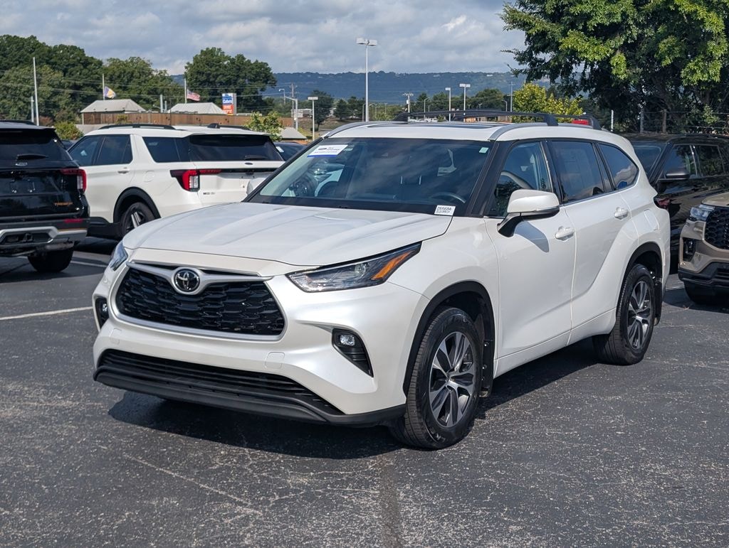 Used 2022 Toyota Highlander XLE SUV