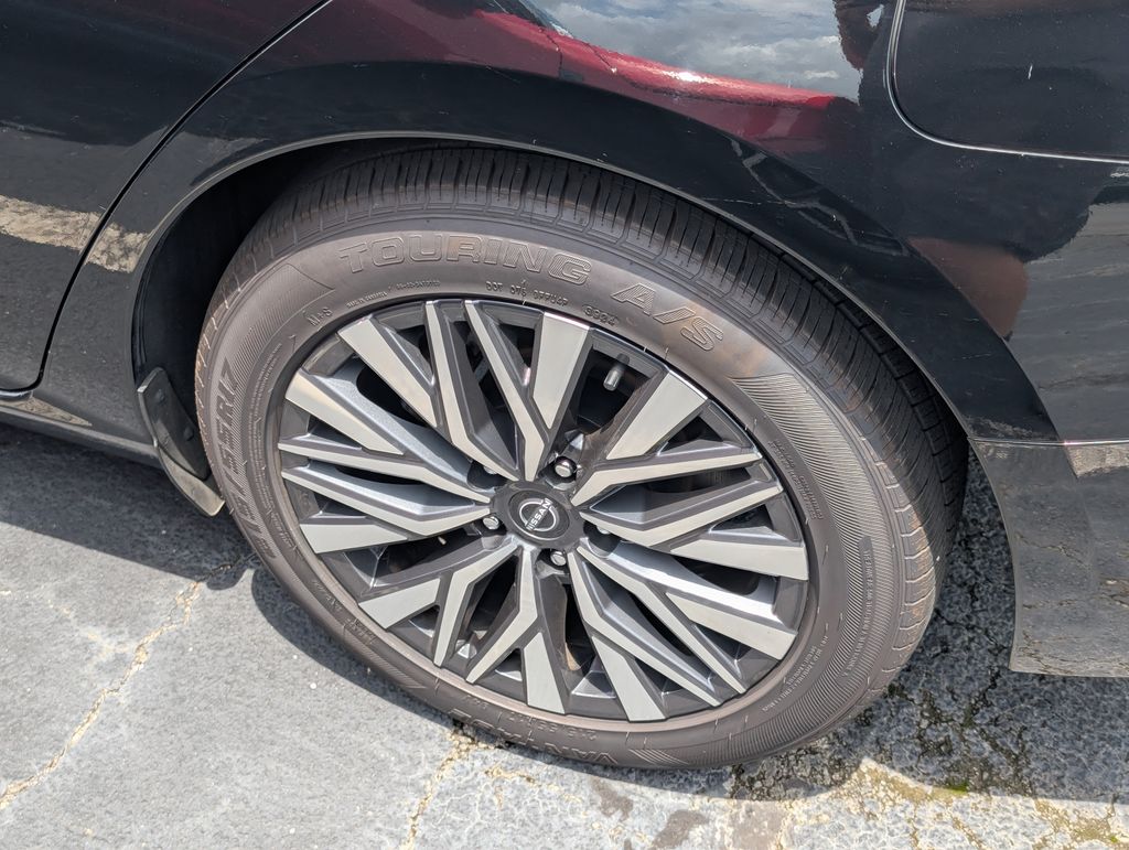 2024 Nissan Altima SV - Photo 10