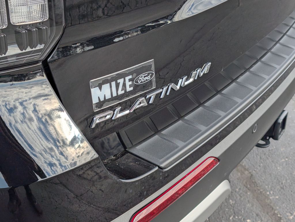 2026 Ford Explorer Platinum - Photo 17