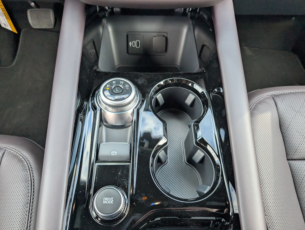 2026 Ford Explorer Platinum - Photo 16