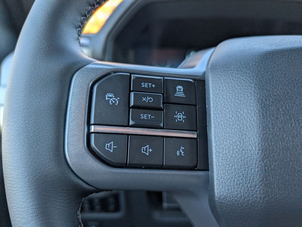 2025 Ford F-150 Lariat - Photo 11