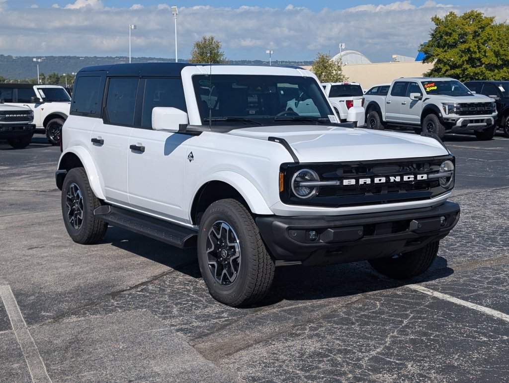 New 2026 Ford Bronco Outer Banks SUV