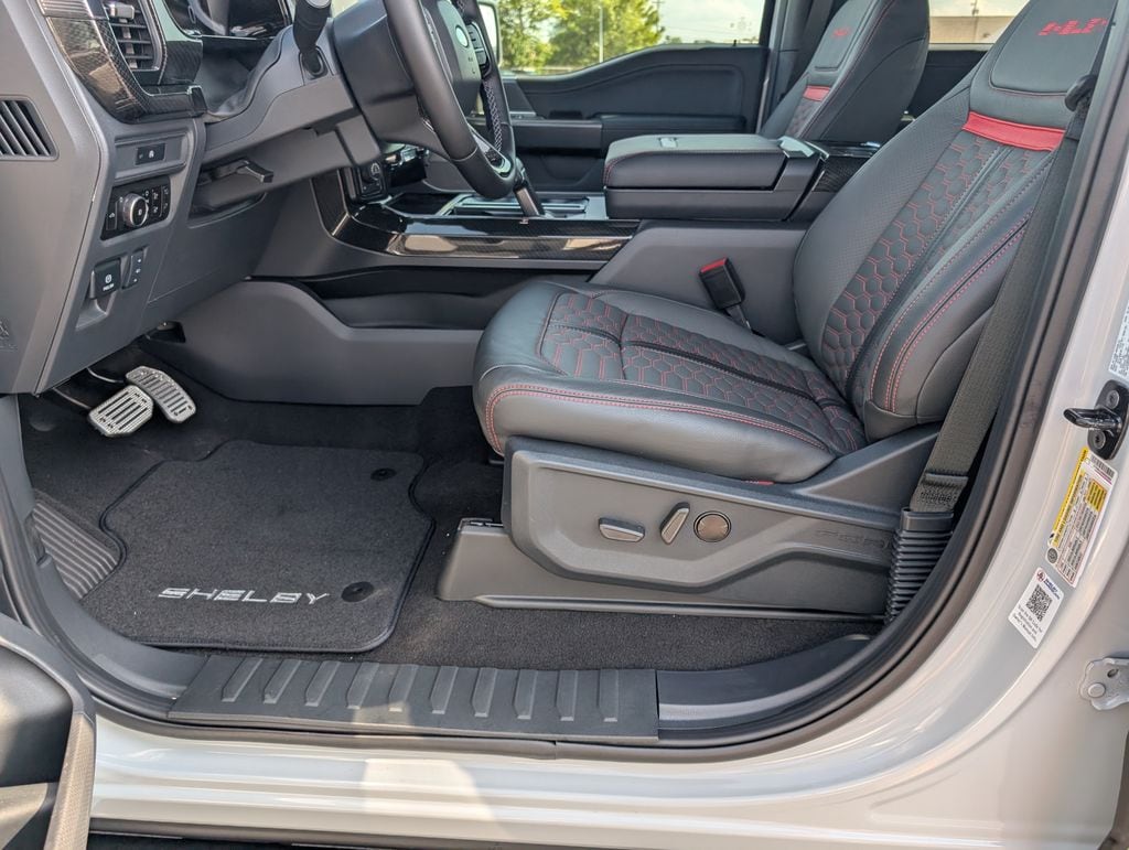 2025 Ford F-150 Lariat - Photo 13