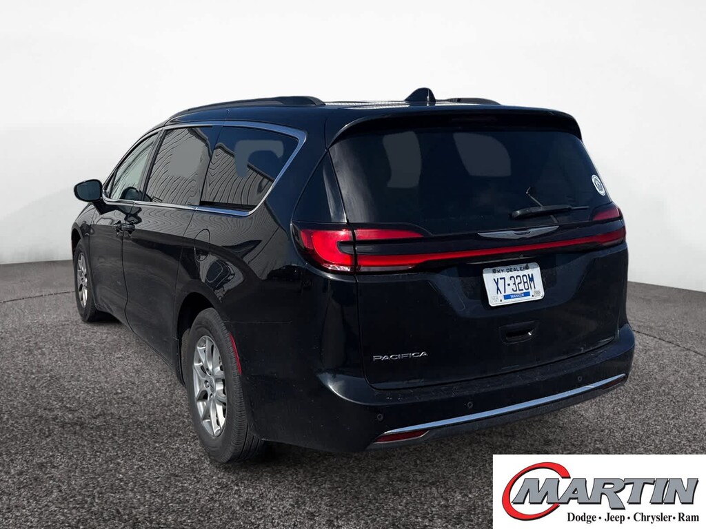Used 2021 Chrysler Pacifica Touring FWD