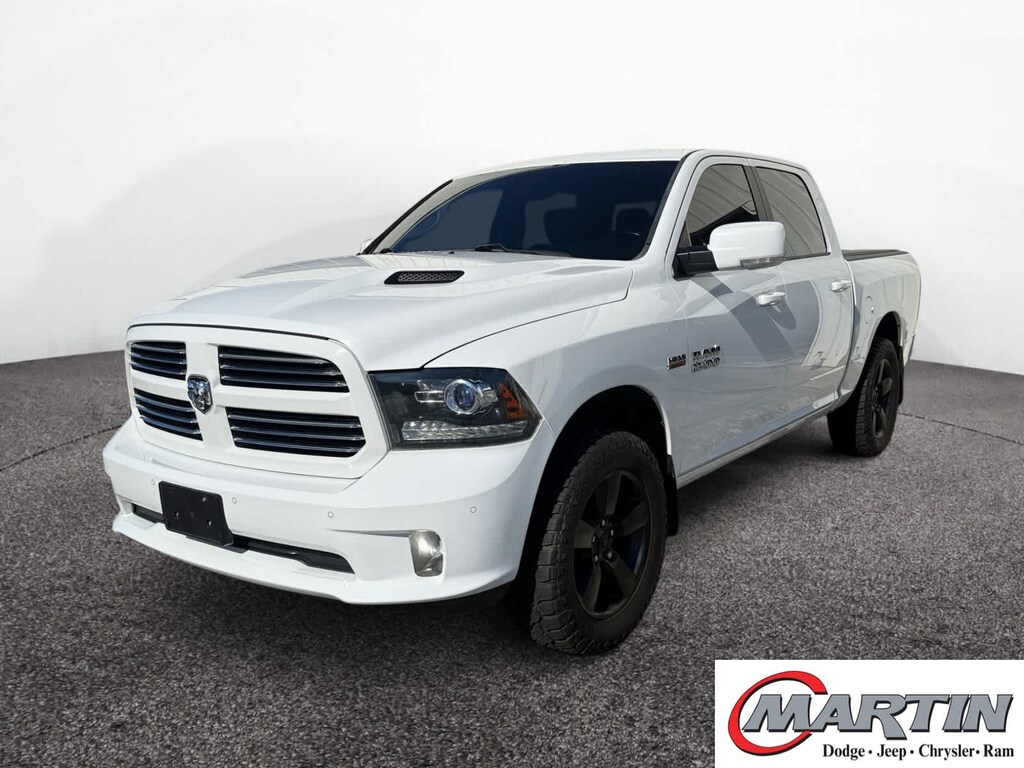 Used 2016 Ram 1500 Sport 4WD Crew Cab 140.5 4WD Crew Cab 140.5