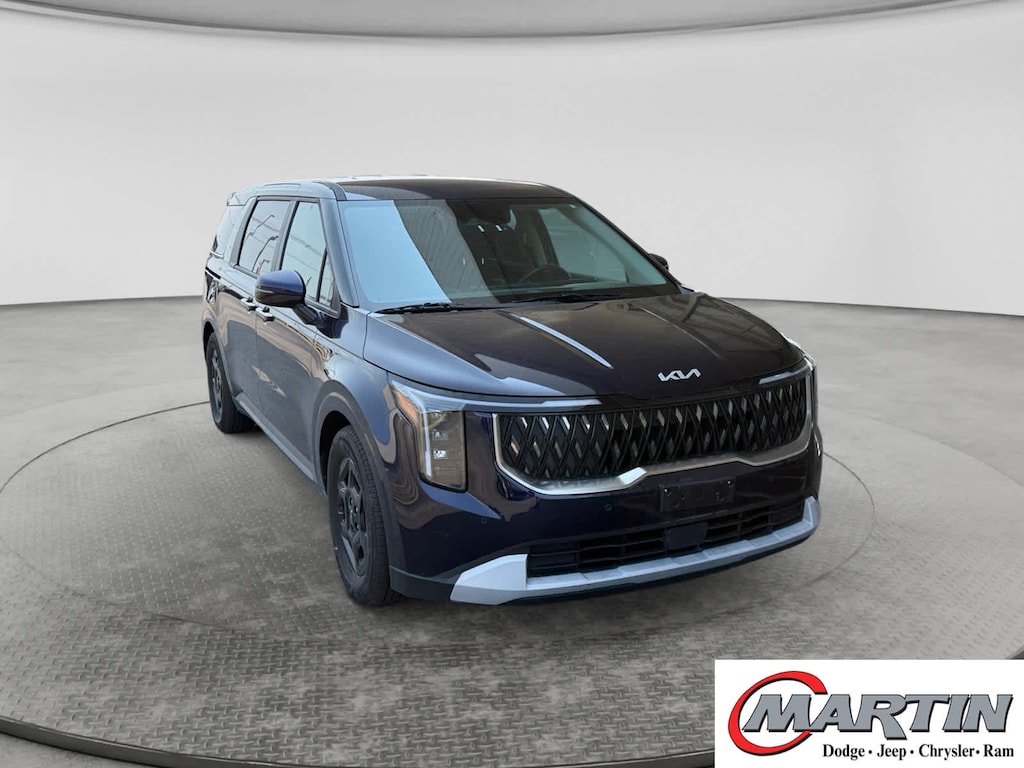 Used 2025 Kia Carnival LXS FWD