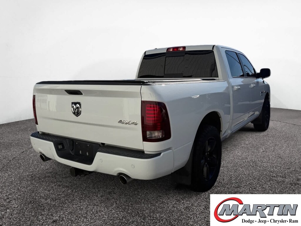 Used 2016 Ram 1500 Sport 4WD Crew Cab 140.5 4WD Crew Cab 140.5