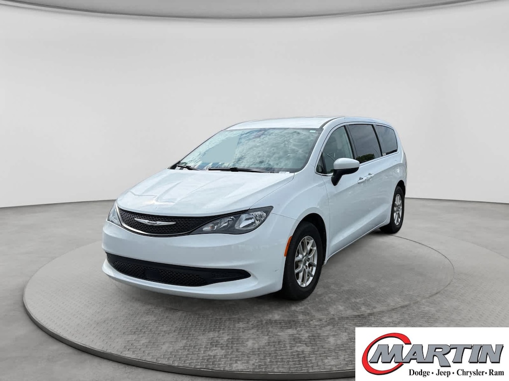 Used 2022 Chrysler Voyager LX FWD