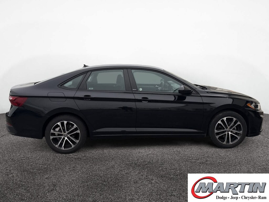 Used 2025 Volkswagen Jetta Sport Auto