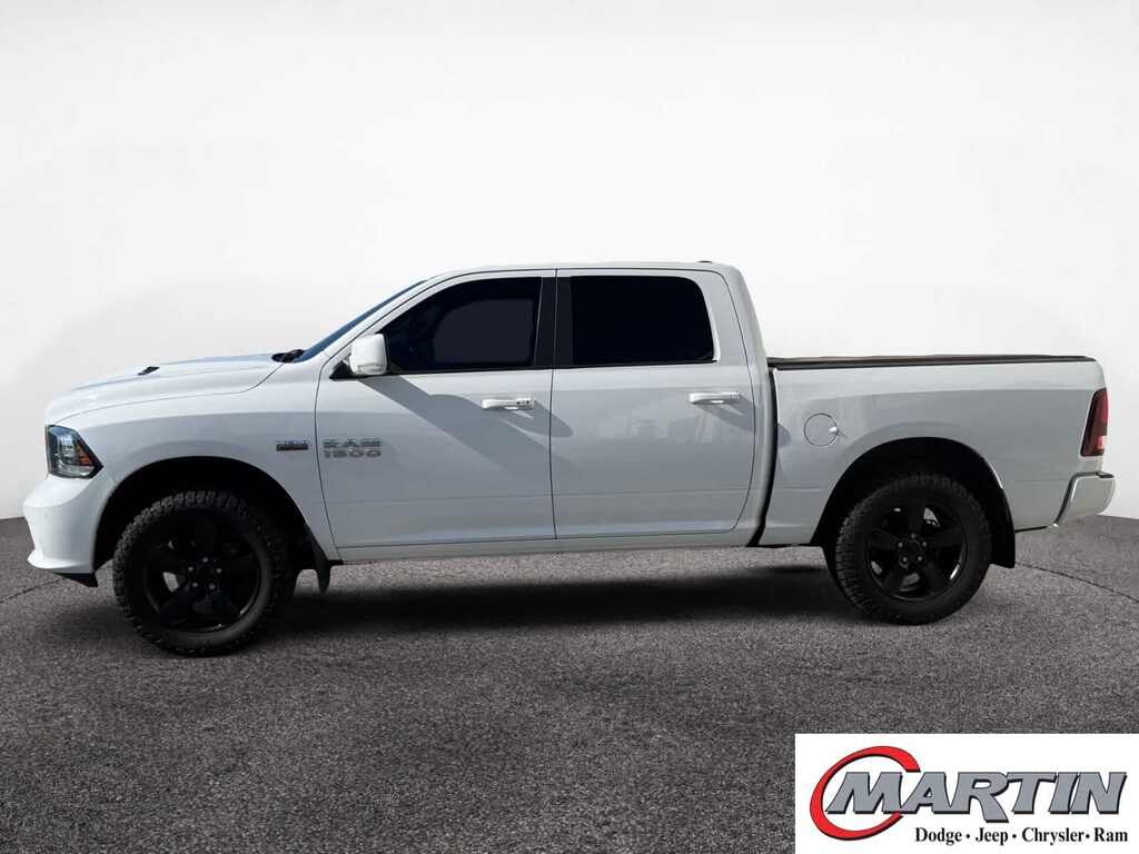 Used 2016 Ram 1500 Sport 4WD Crew Cab 140.5 4WD Crew Cab 140.5