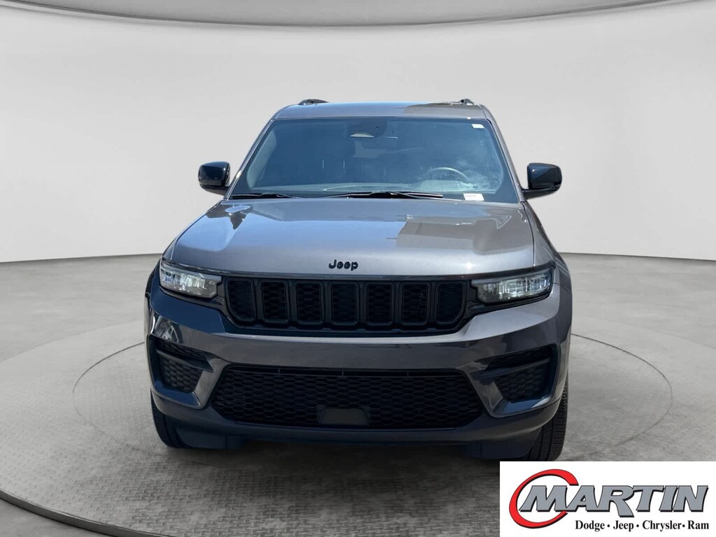 Used 2024 Jeep Grand Cherokee Altitude X 4x4