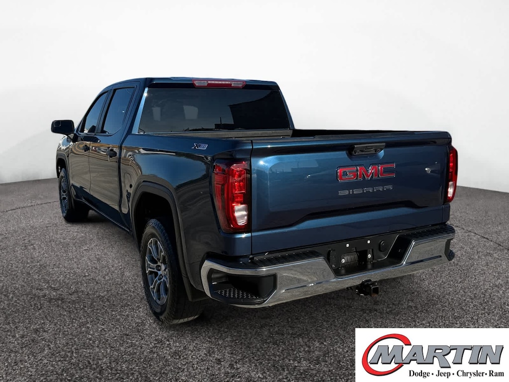 Used 2022 GMC Sierra 1500 Pro 4WD Crew Cab 147 4WD Crew Cab 147