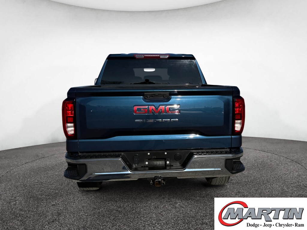 Used 2022 GMC Sierra 1500 Pro 4WD Crew Cab 147 4WD Crew Cab 147