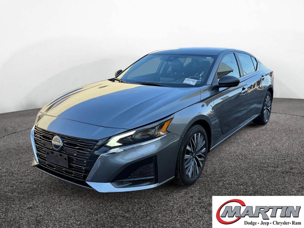 Used 2024 Nissan Altima 2.5 SV Sedan