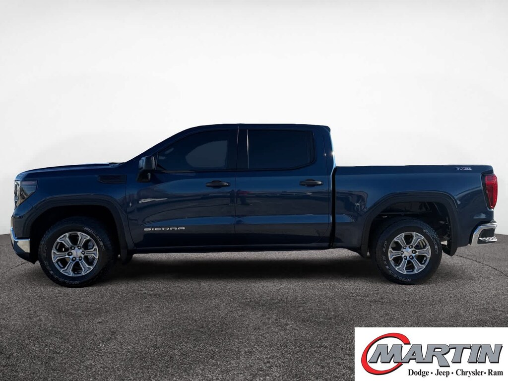 Used 2022 GMC Sierra 1500 Pro 4WD Crew Cab 147 4WD Crew Cab 147