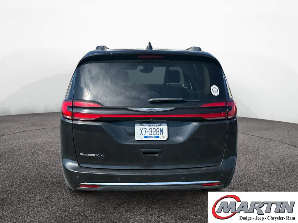 Used 2021 Chrysler Pacifica Touring FWD