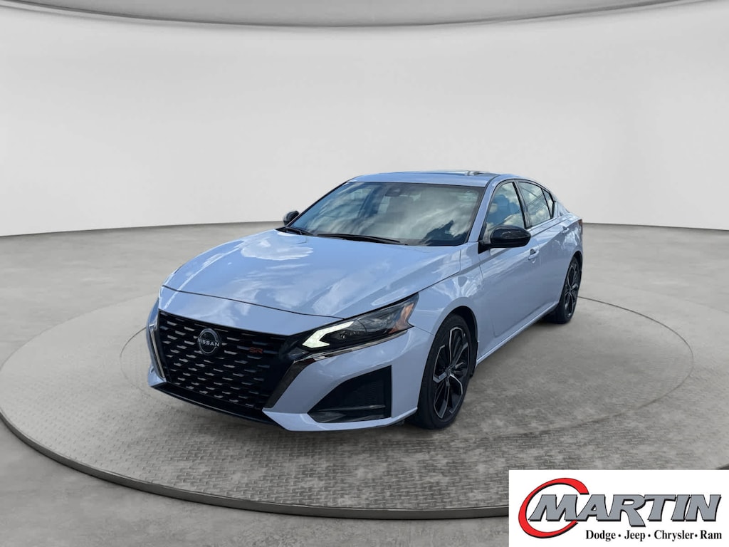 Used 2025 Nissan Altima SR FWD