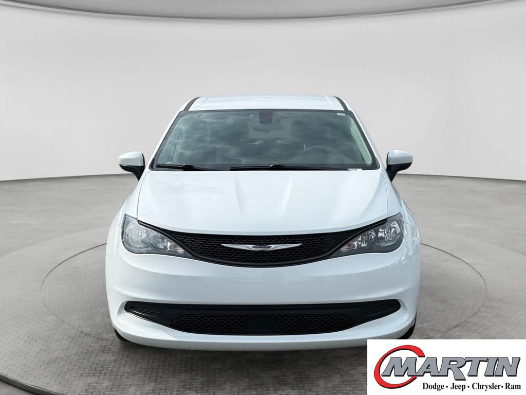 Used 2022 Chrysler Voyager LX FWD