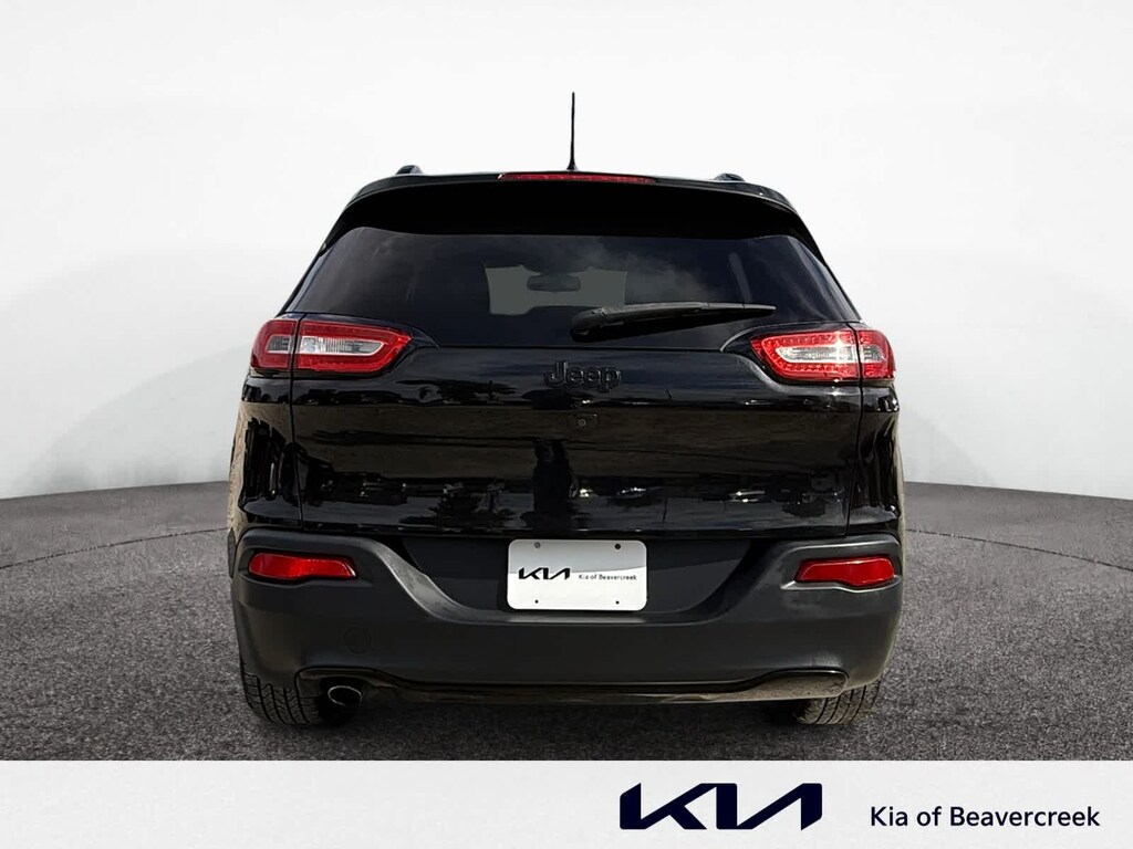 Used 2016 Jeep Cherokee Altitude FWD