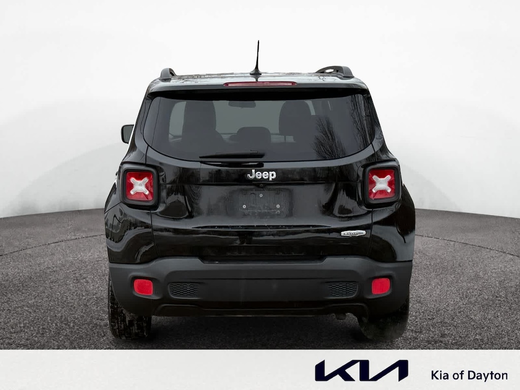 Used 2016 Jeep Renegade Latitude FWD