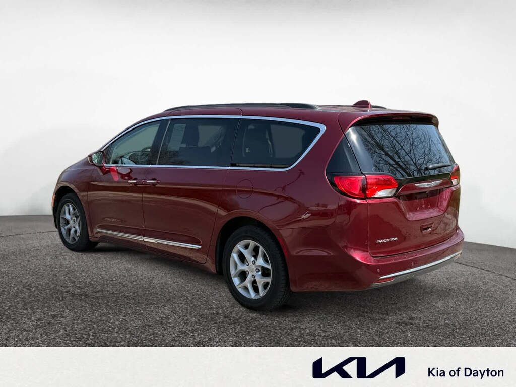 Used 2017 Chrysler Pacifica Touring-L FWD