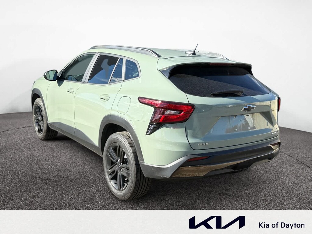 Used 2025 Chevrolet Trax Activ FWD