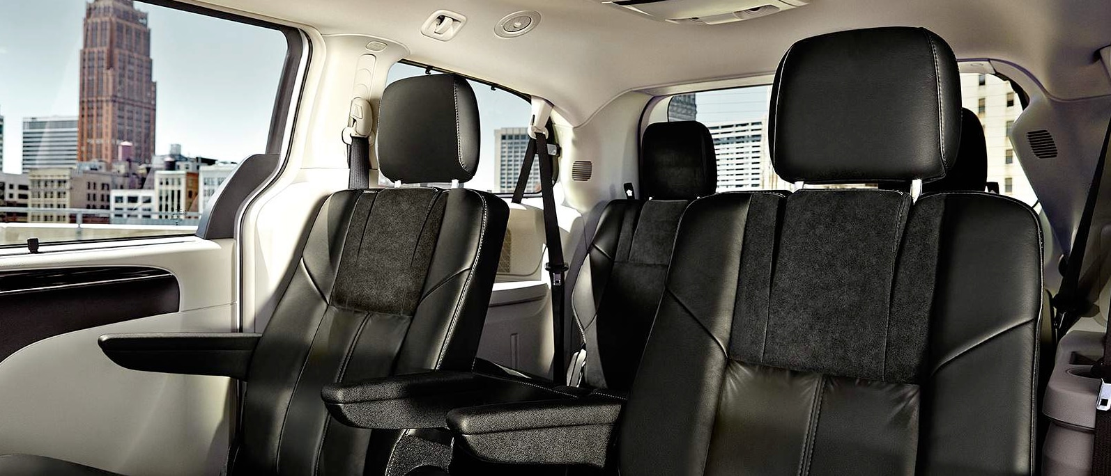 2016 Chrysler Town & Country Available in Union Grove, WI Martin's Garage