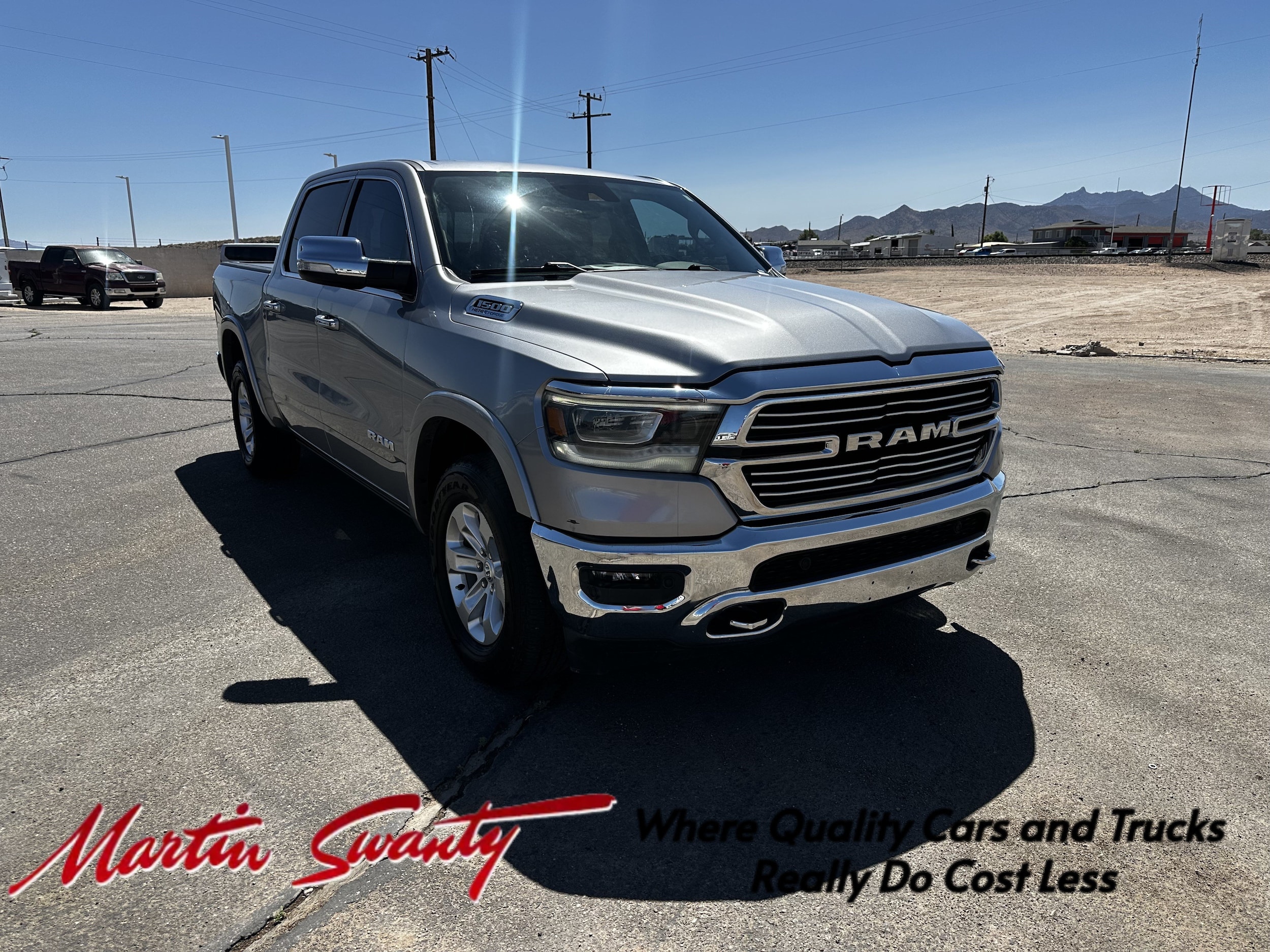 2022 RAM 1500 Laramie 4x4 Crew Cab 5'7's photo