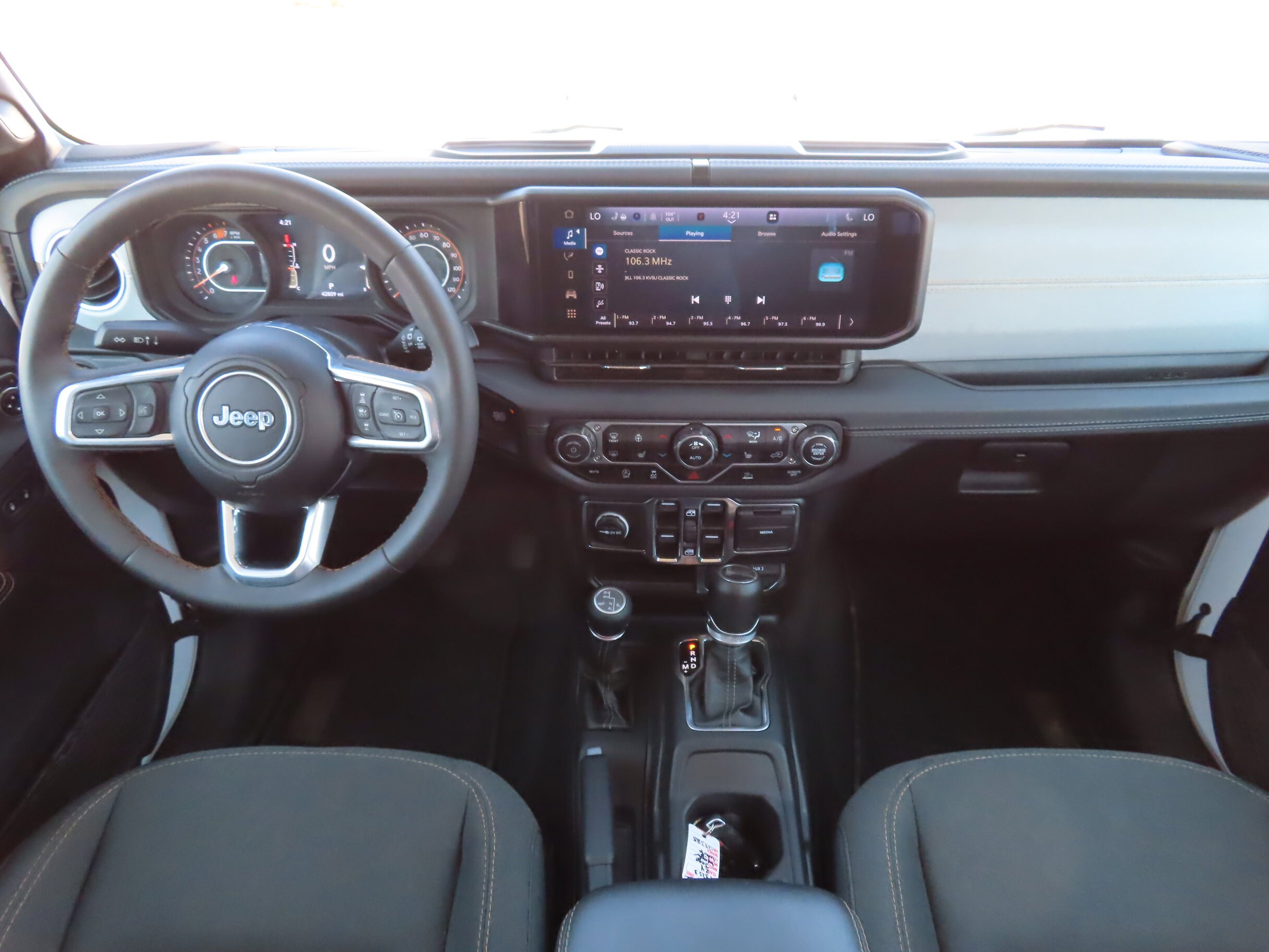 2024 Jeep Wrangler Sahara photo 2