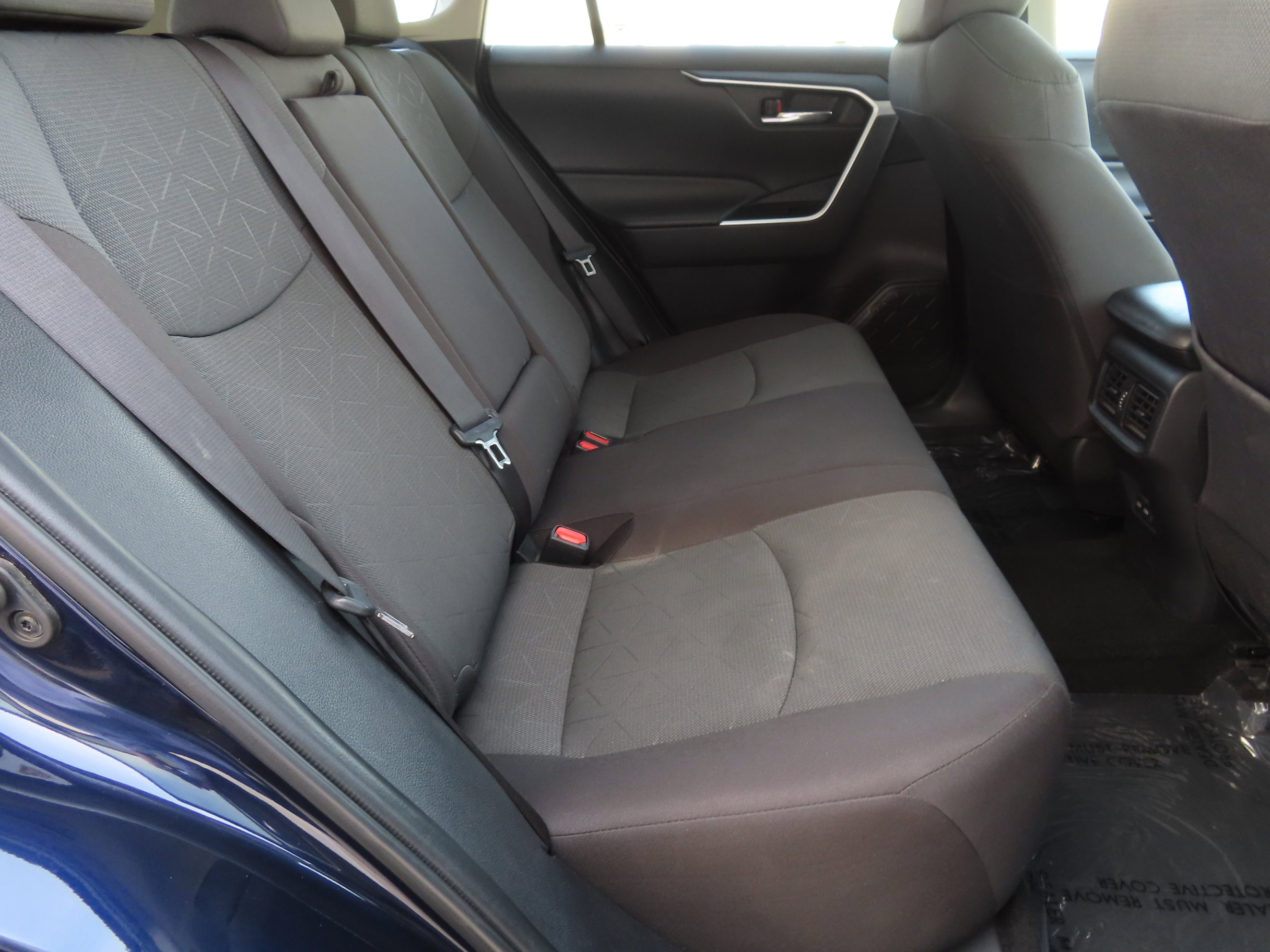 2024 Toyota RAV4 XLE - Photo 14