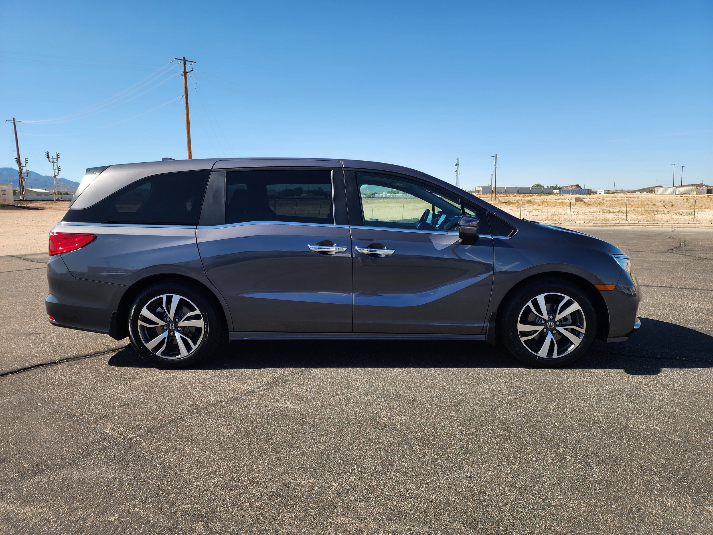 2023 Honda Odyssey Touring photo 4