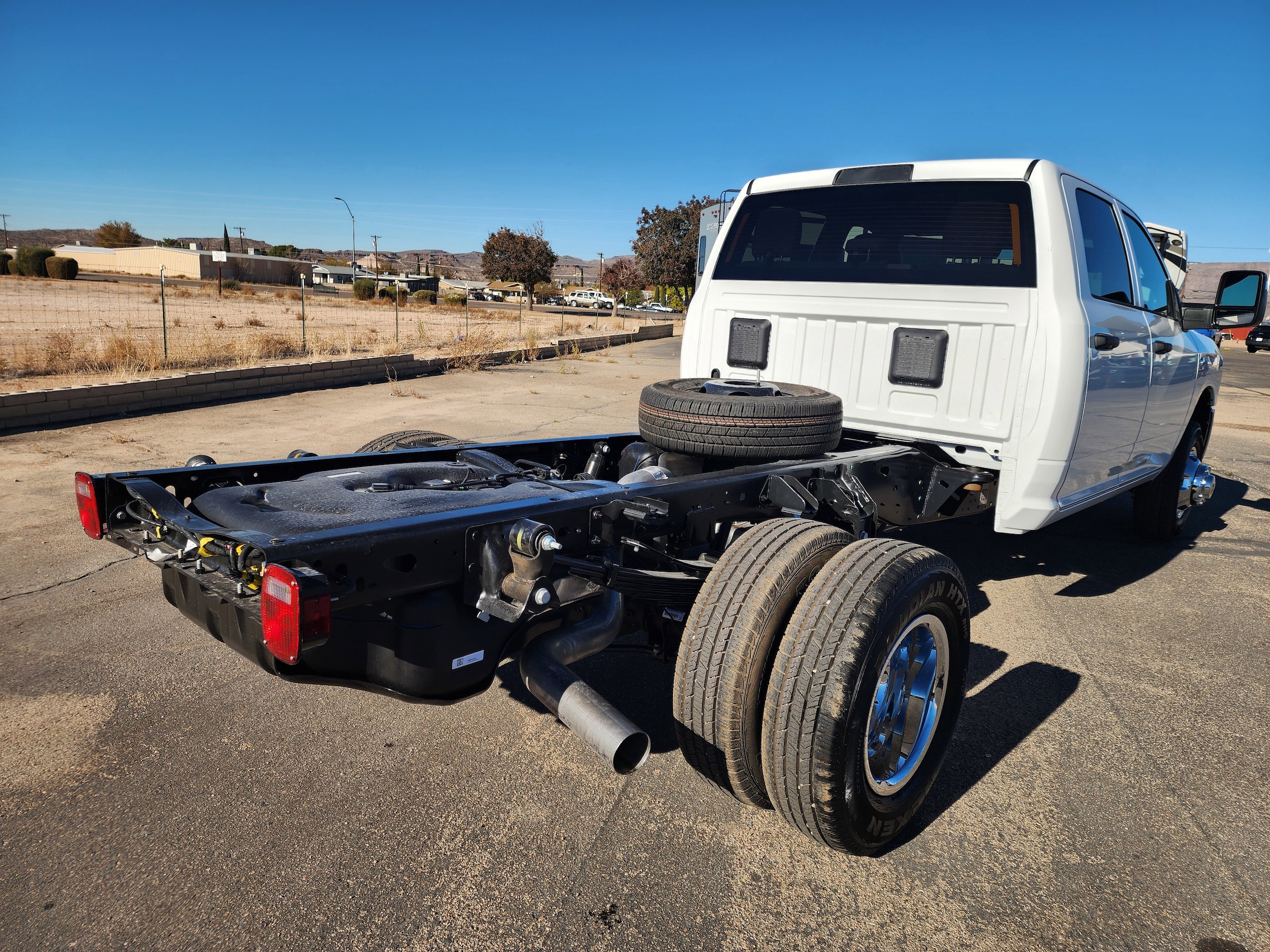 View vehicle photo 6