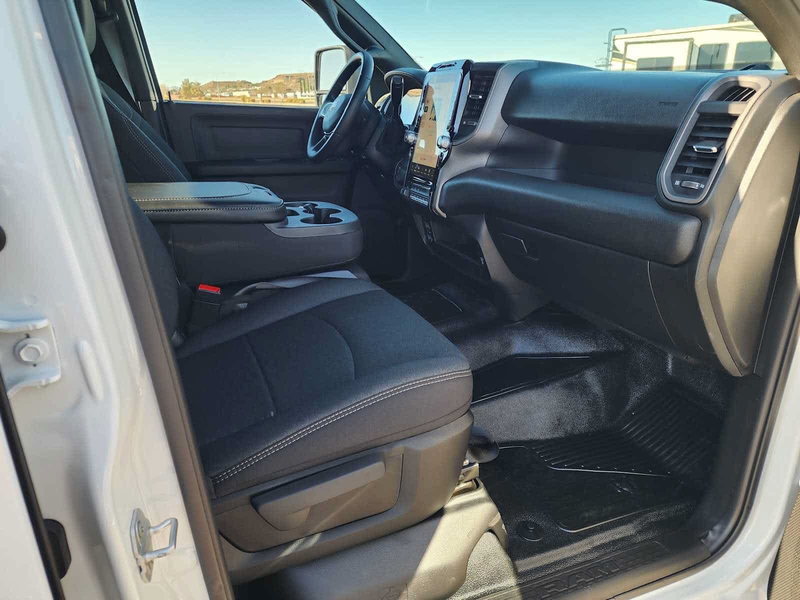 2026 RAM 3500 Chassis Tradesman - Photo 12