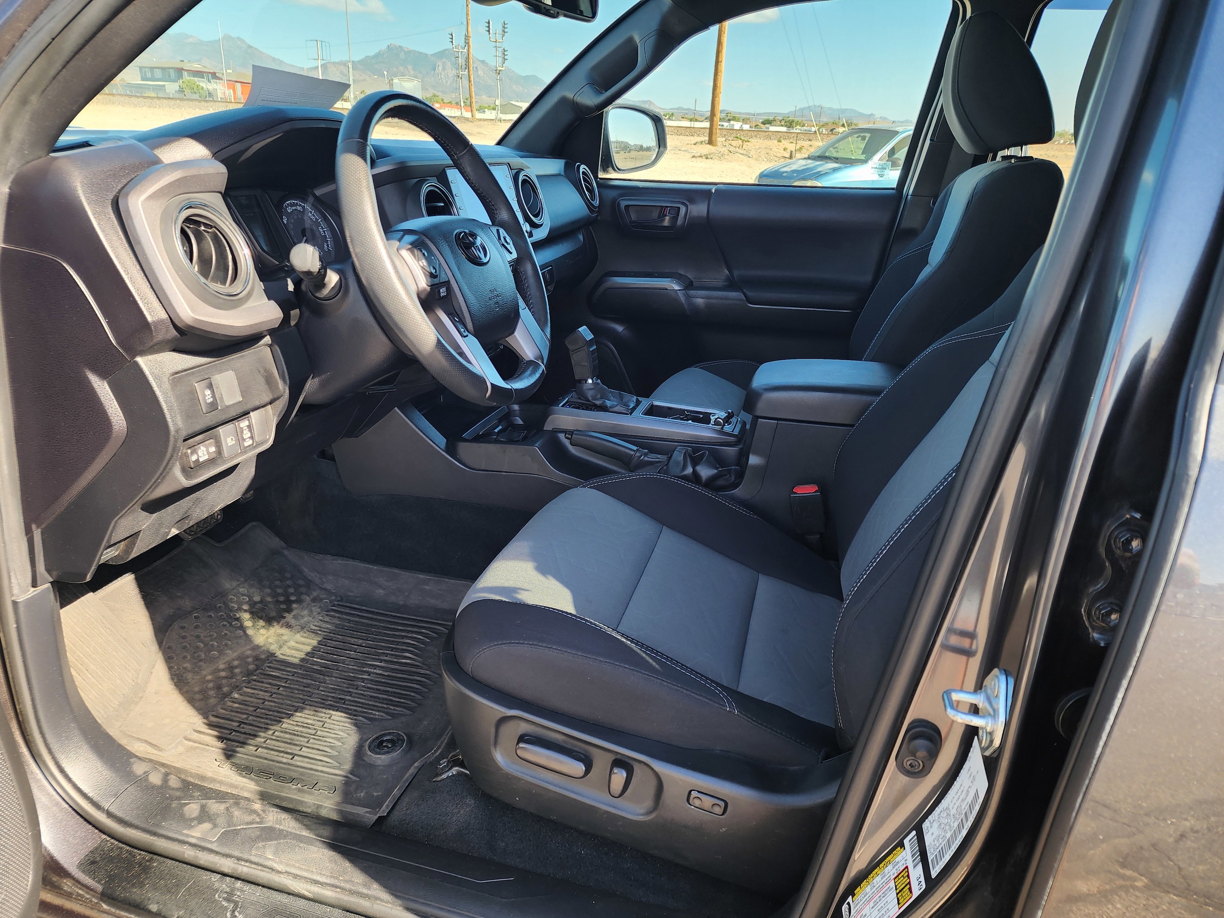 2022 Toyota Tacoma TRD Sport - Photo 17