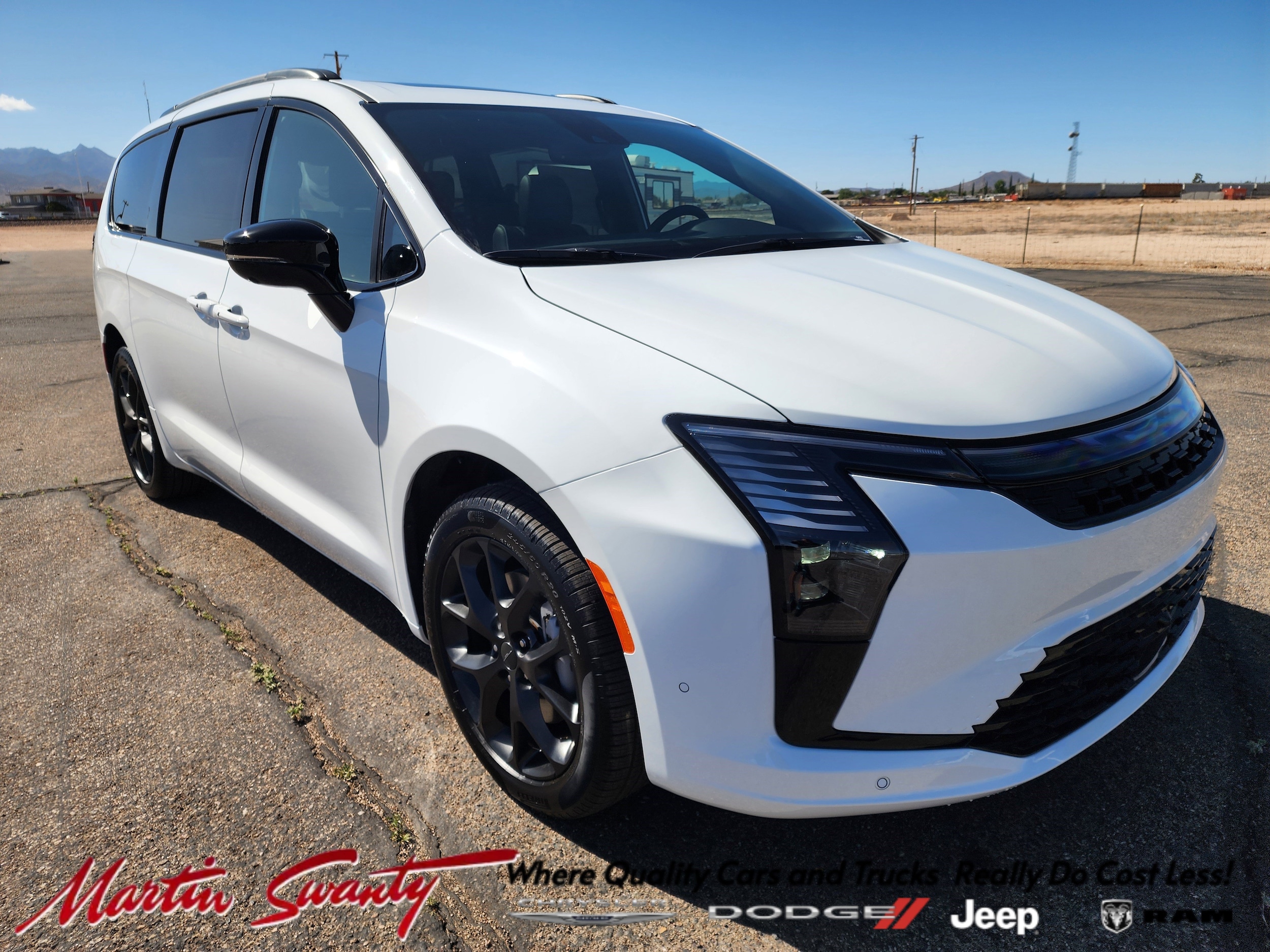 2027 Chrysler Pacifica Limited AWD's photo