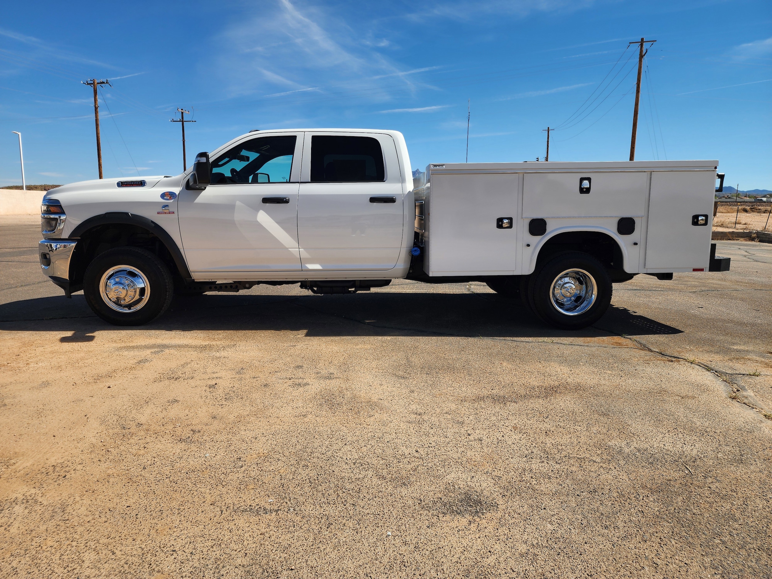 2026 RAM 3500 Chassis Tradesman - Photo 8