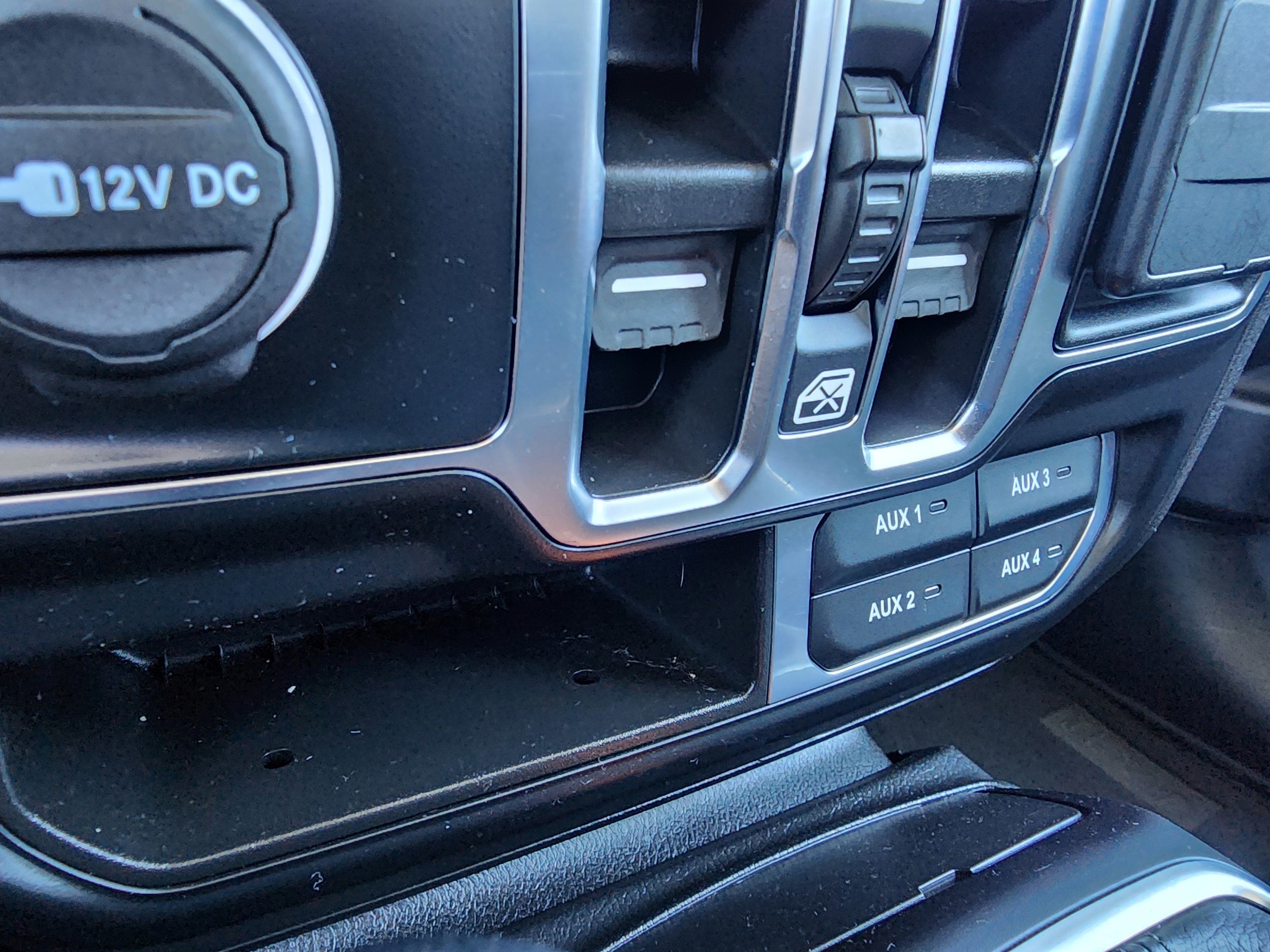 2024 Jeep Wrangler 4-Door Sahara - Photo 28