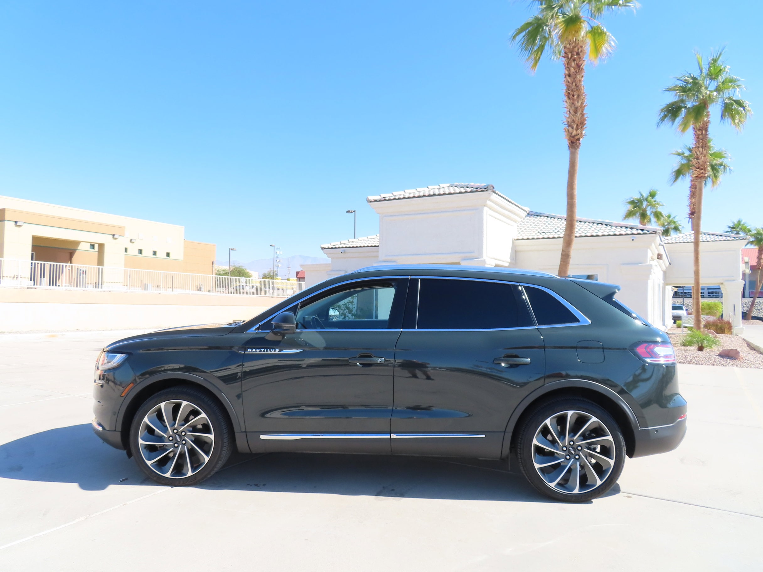 2022 Lincoln Nautilus Reserve - Photo 4