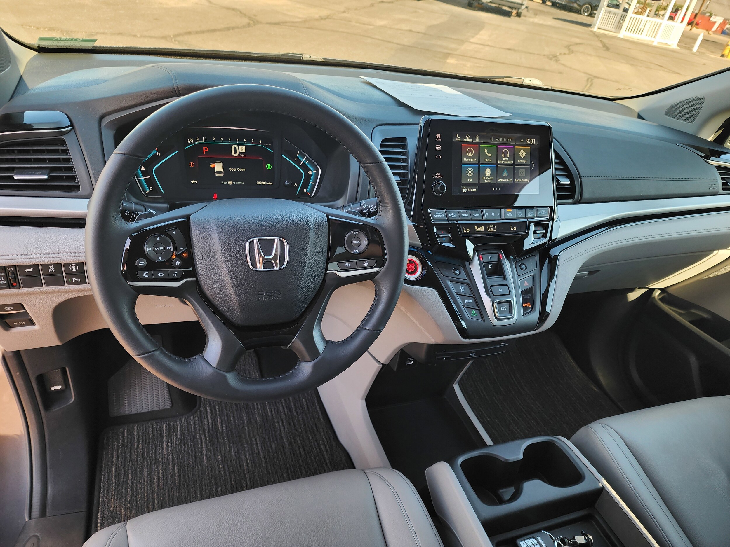 2023 Honda Odyssey Touring photo 2