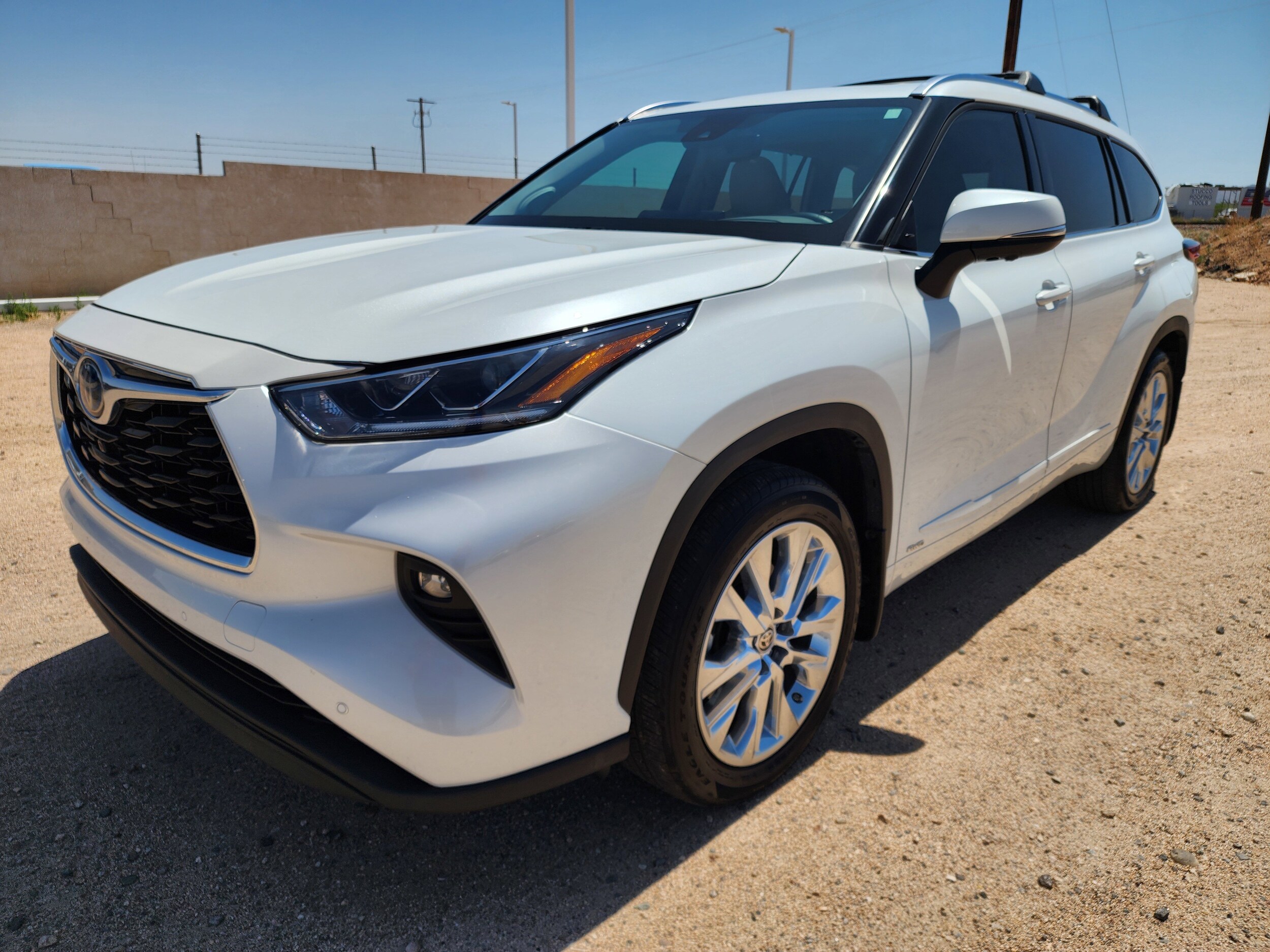 2023 Toyota Highlander Hybrid Limited photo 3
