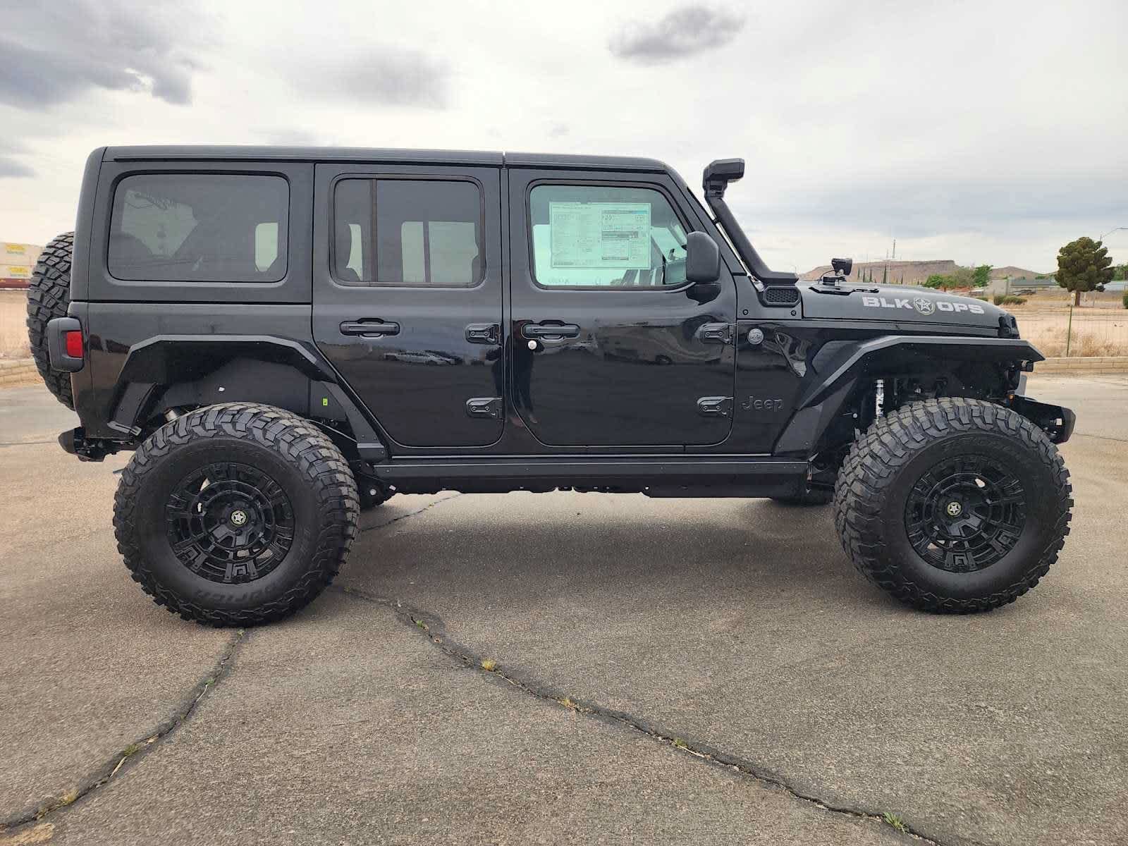 2026 Jeep Wrangler 4-Door Willys - Photo 7