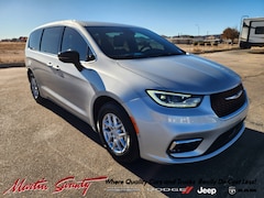 2026 Chrysler Pacifica SELECT Passenger Van