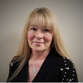 Staff member Yvonne Clouse from ID_96980a199d65