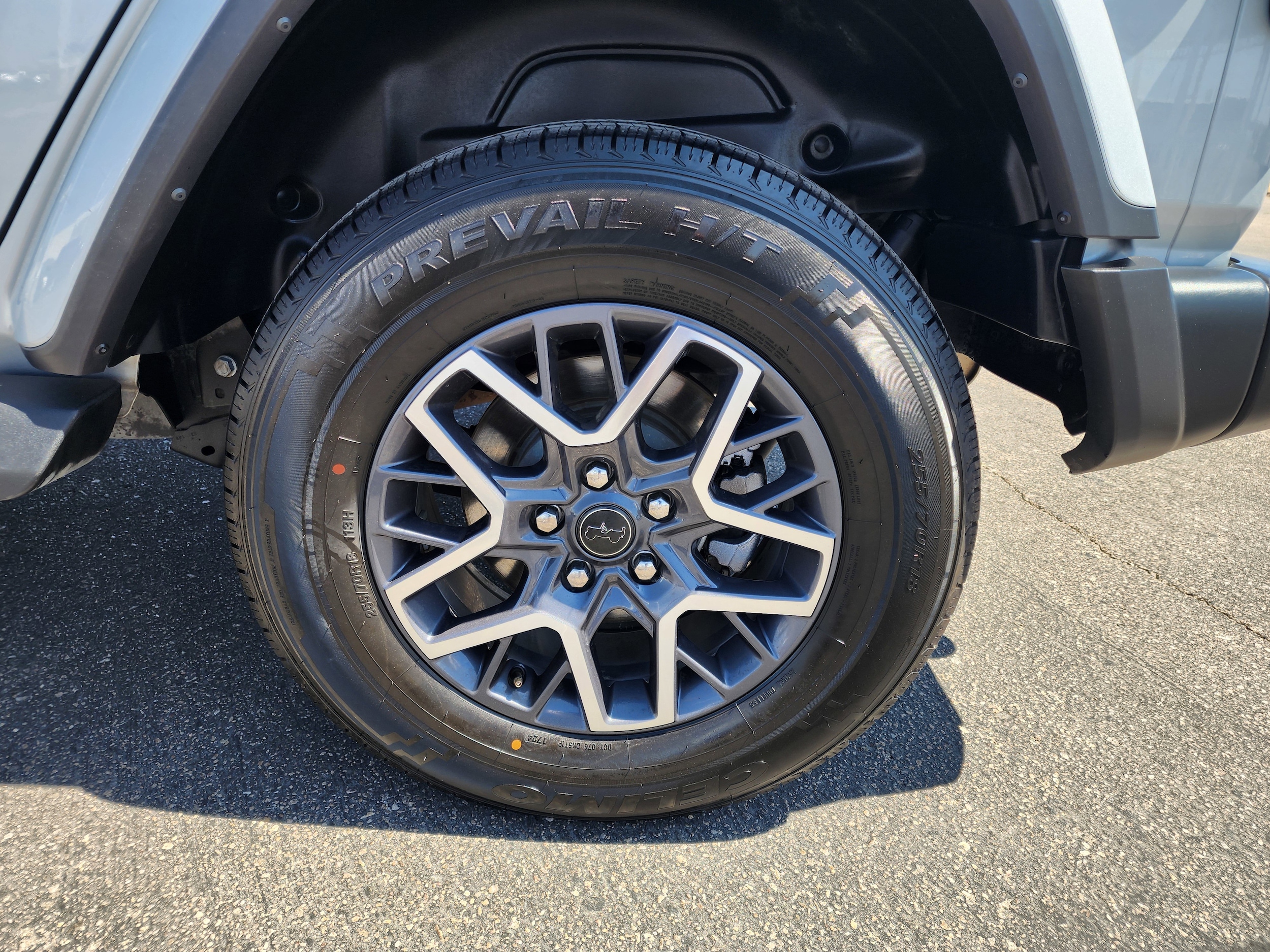 2024 Jeep Wrangler 4-Door Sahara - Photo 9