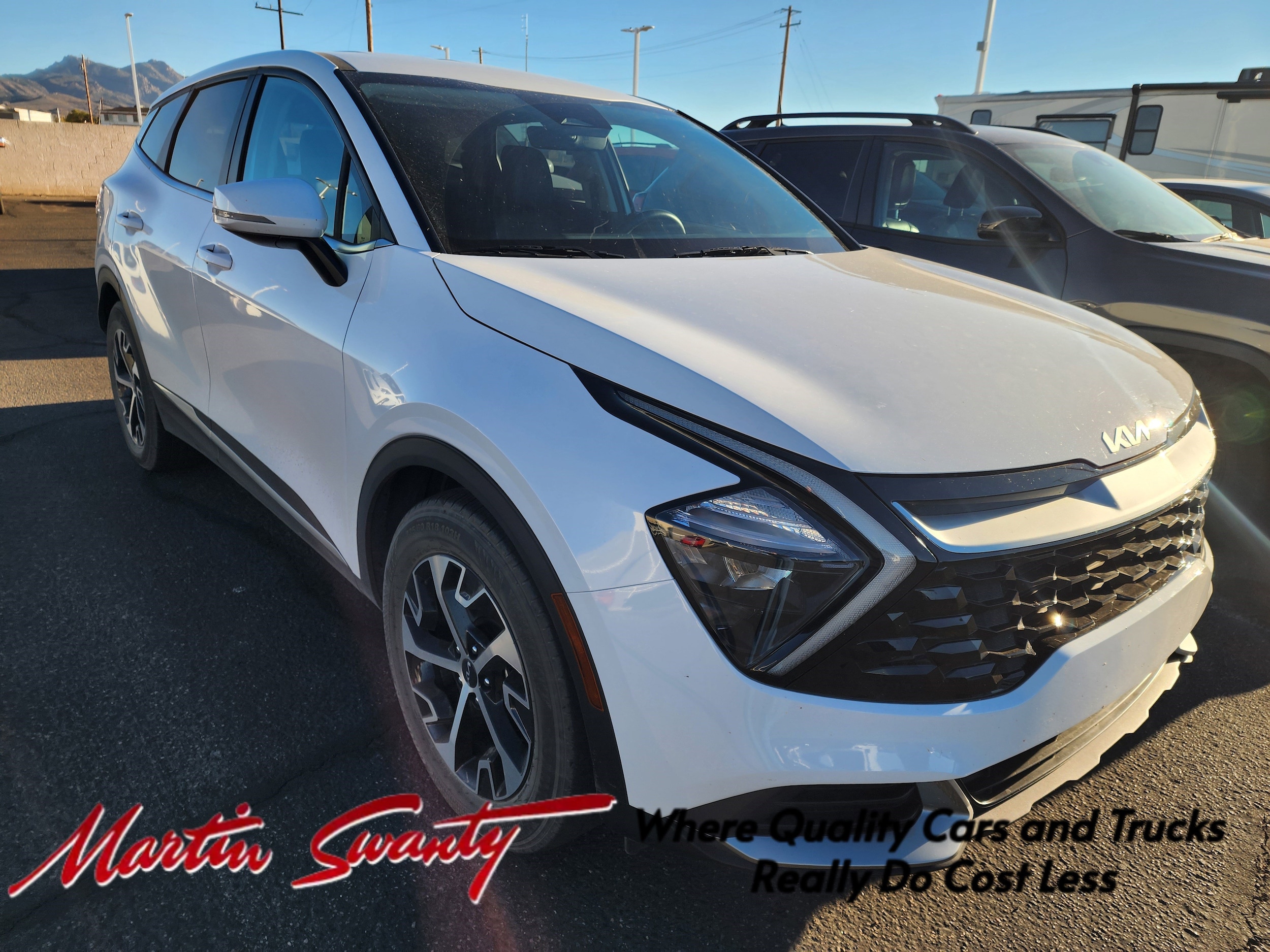 2023 Kia Sportage EX's photo