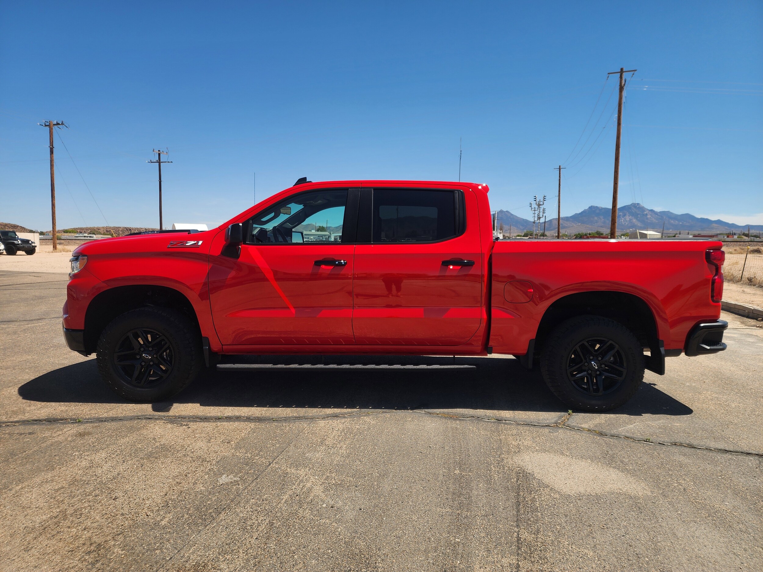 2024 Chevrolet Silverado 1500 LT Trail Boss - Photo 8