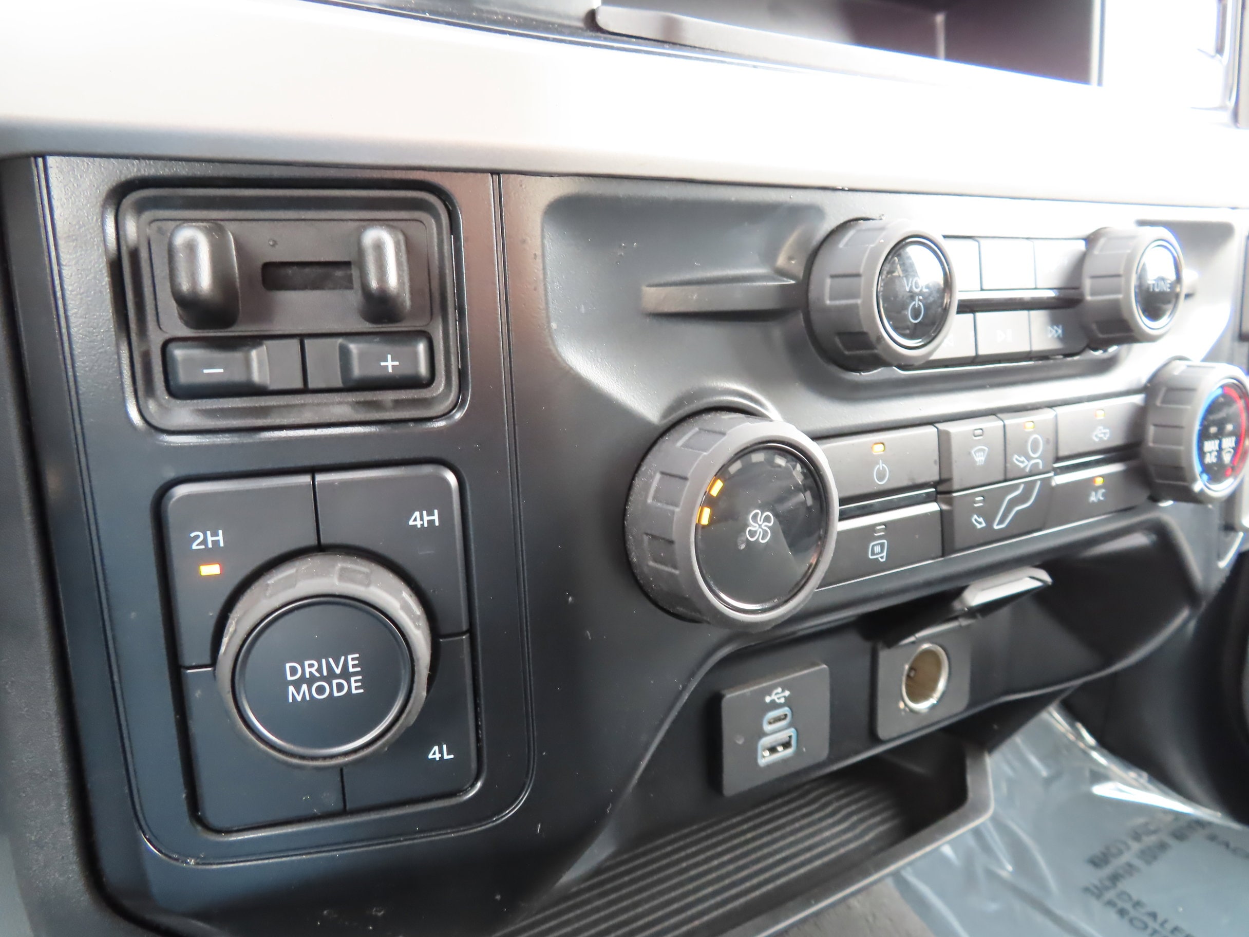 2026 Ford F-350 Super Duty XLT - Photo 22